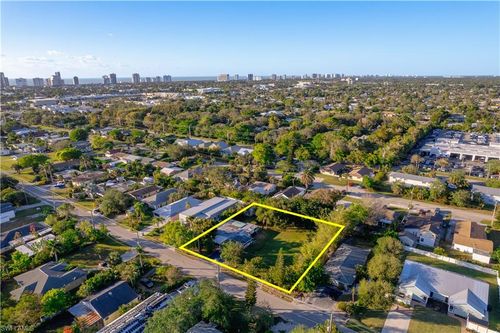 1303 Trail Terrace Dr, NAPLES, FL, 34103-2333 | Card Image