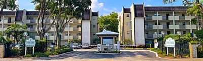 405 - 6100 Nw 44th St, Condo with 2 bedrooms, 2 bathrooms and null parking in Lauderhill FL | Image 1