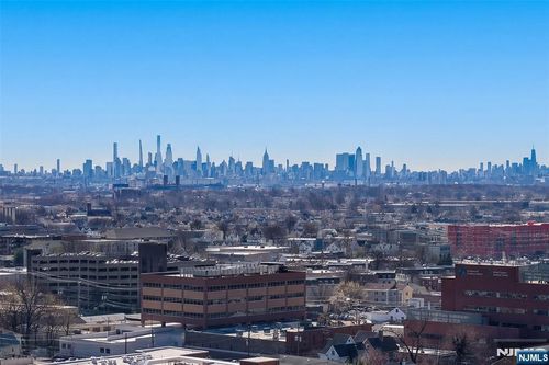 160 Overlook Ave, Hackensack, NJ, 07601-2207 | Card Image