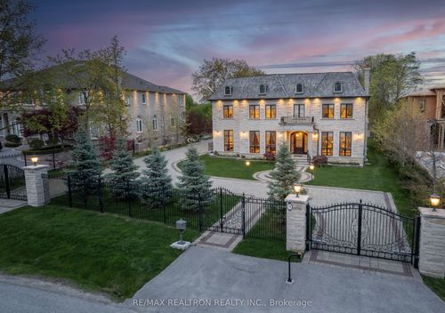 9 Thornbank Rd, Thornhill, ON, L4J2A1 | Card Image