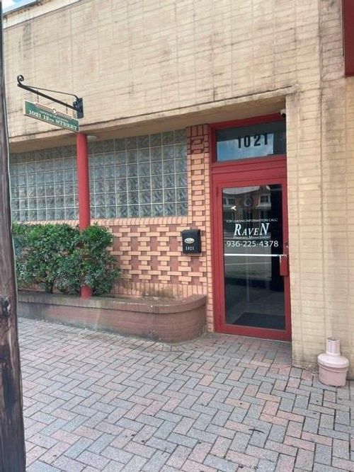 1021 12th St, Huntsville, TX, 77340-4635 | Card Image