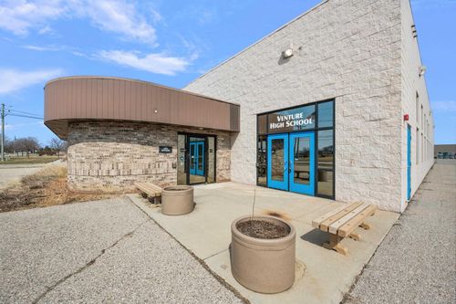 2061 S. Almont Avenue, Imlay City, MI, 48444 | Card Image