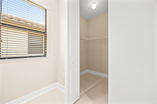 3346 W 96 Th Pl, House other with 3 bedrooms, 3 bathrooms and null parking in Hialeah FL | Image 12
