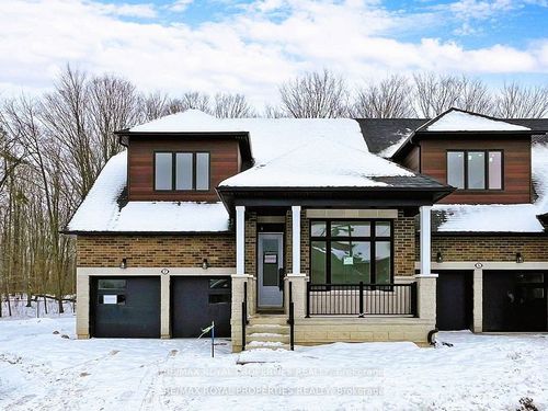 7 Vern Robertson Gate, Uxbridge, ON, L9P0R9 | Card Image