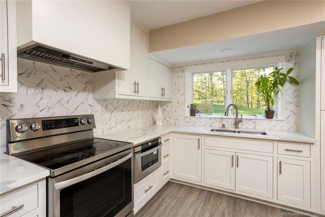 7 Red Oak Ln, House other with 4 bedrooms, 3 bathrooms and null parking in Norwalk CT | Image 13