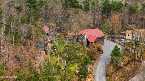 831 Lloyd Huskey Rd, Pigeon Forge, TN, 37863-4262 | Card Image