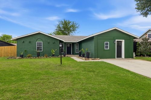 526 Village Dr, Lewisville, TX, 75067-5259 | Card Image