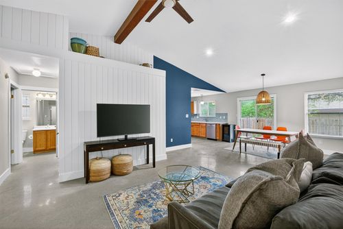 1182 Waller St, Austin, TX, 78702-1957 | Card Image