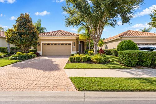 7138 Westhill Ct, LAKEWOOD RANCH, FL, 34202-5700 | Card Image