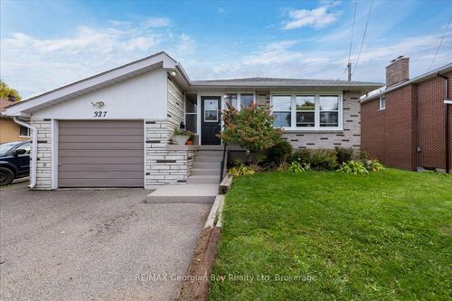 327 Scott St, Midland, ON, L4R2M9 | Card Image