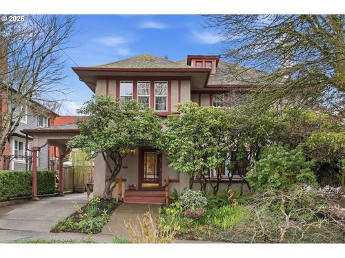 3136 Ne Couch St, Portland, OR, 97232 | Card Image