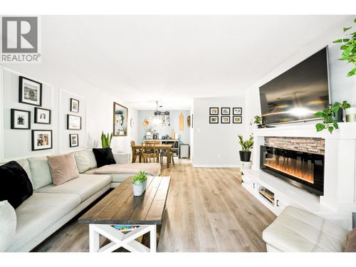 212-1955 Woodway Pl, Burnaby, BC, V5B4S5 | Card Image