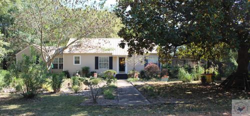 710 Austin St, Maud, TX, 75567-1800 | Card Image