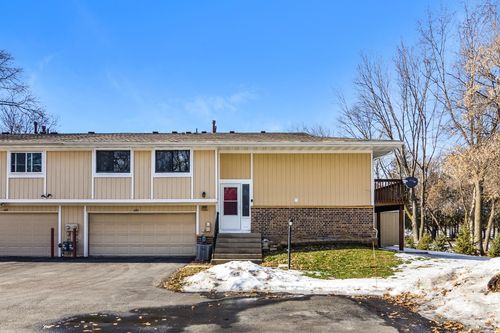 6686 Ives Ln N, Maple Grove, MN, 55369-6072 | Card Image