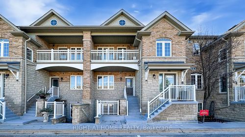32-520 Silken Laumann Dr, Newmarket, ON, L3X2S7 | Card Image