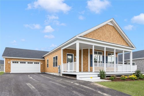 575 S Shore Village Blvd, South Kingstown, RI, 02879-7446 | Card Image