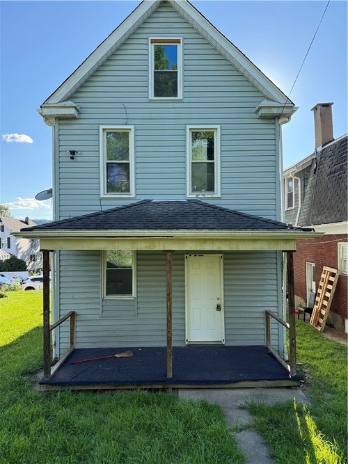 1218 Woodmont Ave, New Kensington, PA, 15068-5537 | Card Image