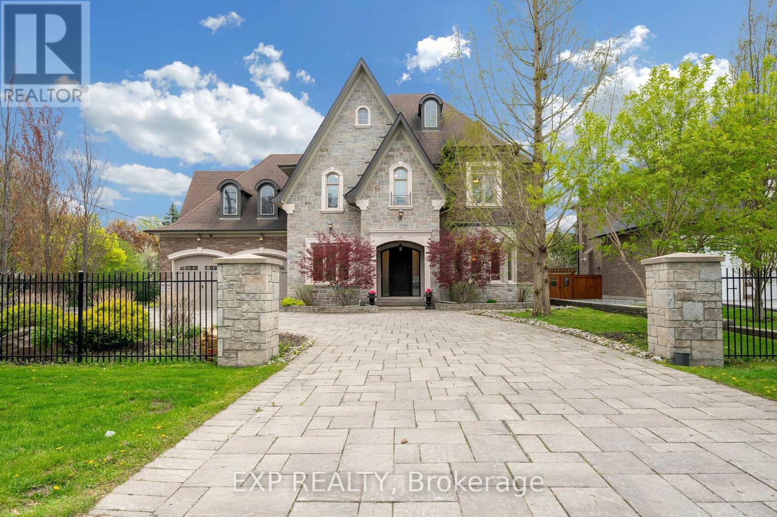 Residential in Richmond Hill (North Richvale)