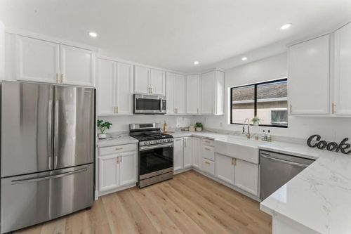 300 Klamath St, Brisbane, CA, 94005 | Card Image