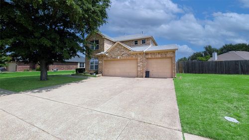 5848 Somerton Dr, Grand Prairie, TX, 75052-8590 | Card Image