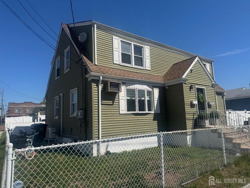 84 2nd Street Spring, Woodbridge Proper, NJ, 07095 | Card Image