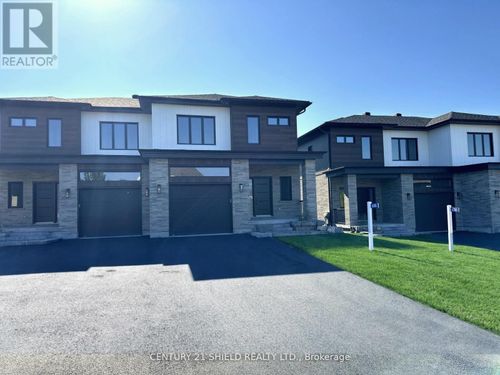 6831 Monument Way, South Lancaster, ON, K0C2C0 | Card Image