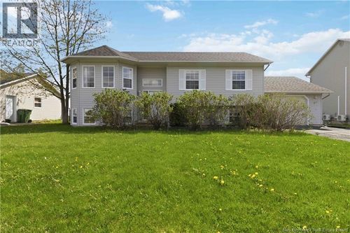 38 Ripley St, Oromocto, NB, E2V4P8 | Card Image