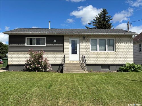 201 7th Ave N, Yorkton, SK, S3N0X3 | Card Image