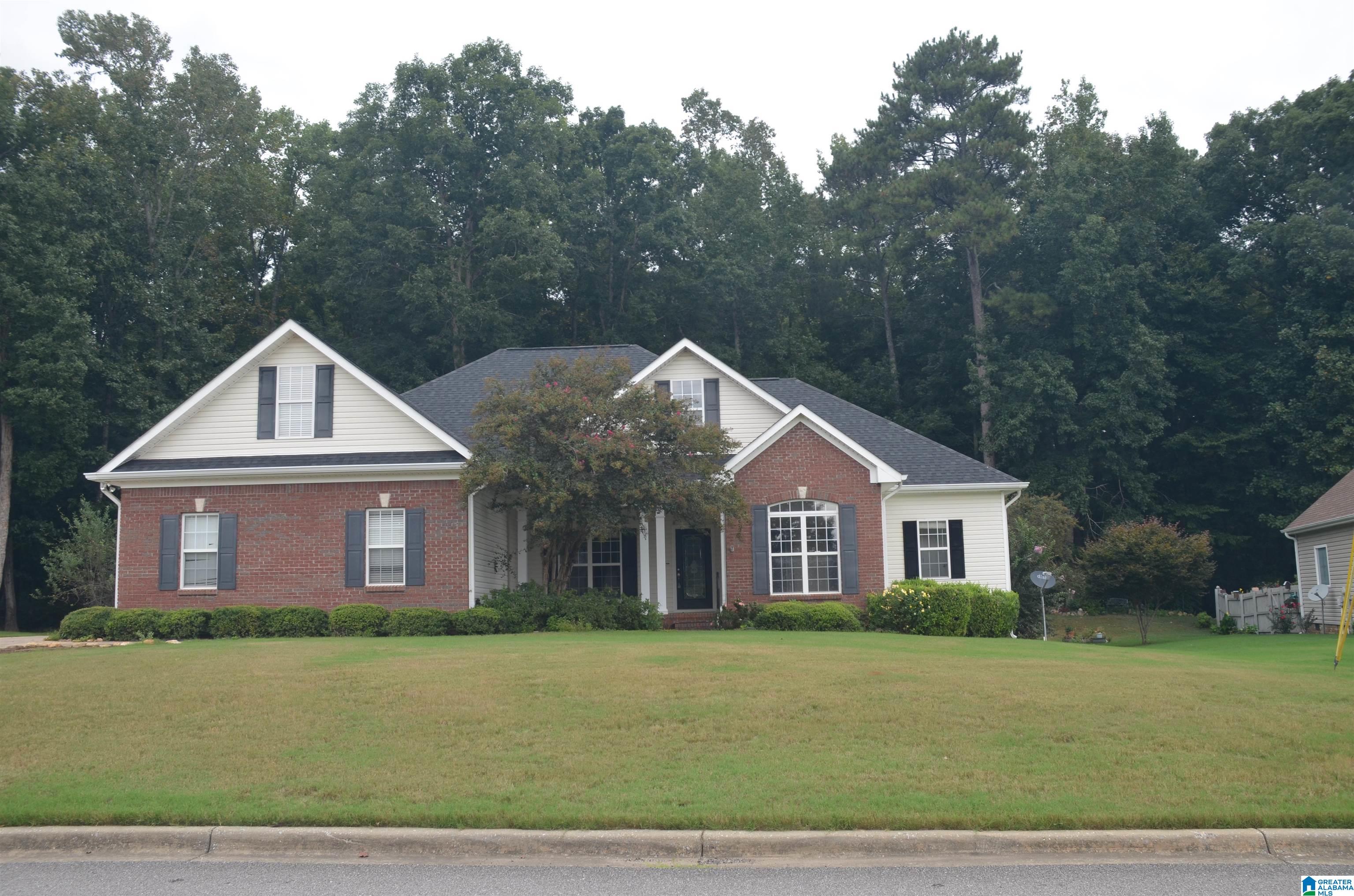 Lillian Ln, Anniston, AL 36207