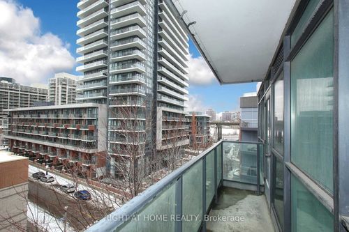626-600 Fleet St, Toronto, ON, M5V1B7 | Card Image
