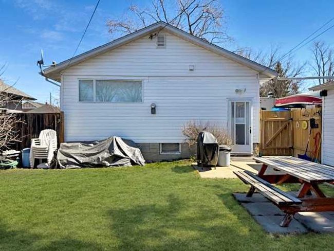 4812 52 Street, Home with 2 bedrooms, 1 bathrooms and 3 parking in Stettler AB | Image 17