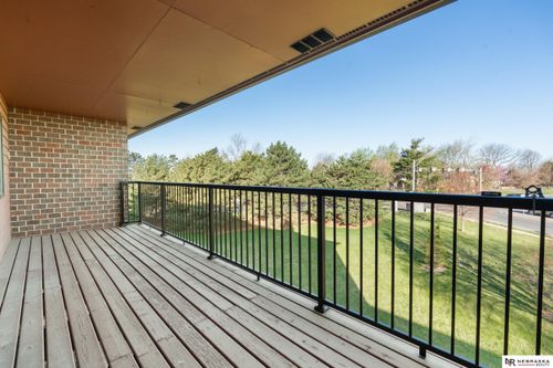 apt-11-11937 Miracle Hills Dr, Omaha, NE, 68154-4405 | Card Image