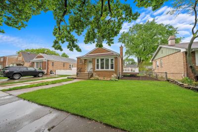 9330 S Central Park Avenue, House other with 2 bedrooms, 2 bathrooms and 1 parking in Evergreen Park IL | Image 3