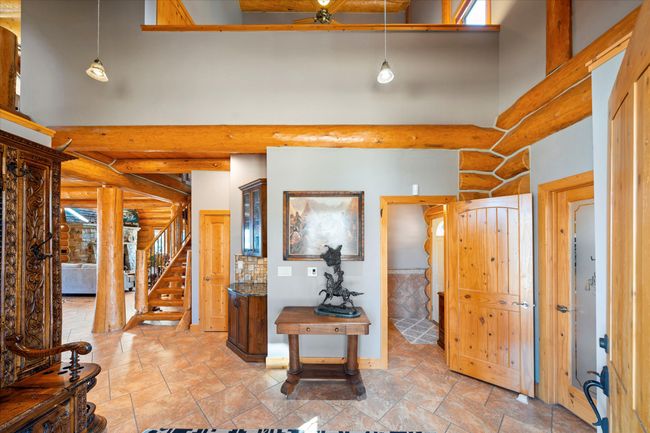 Entry way main level. | Image 22
