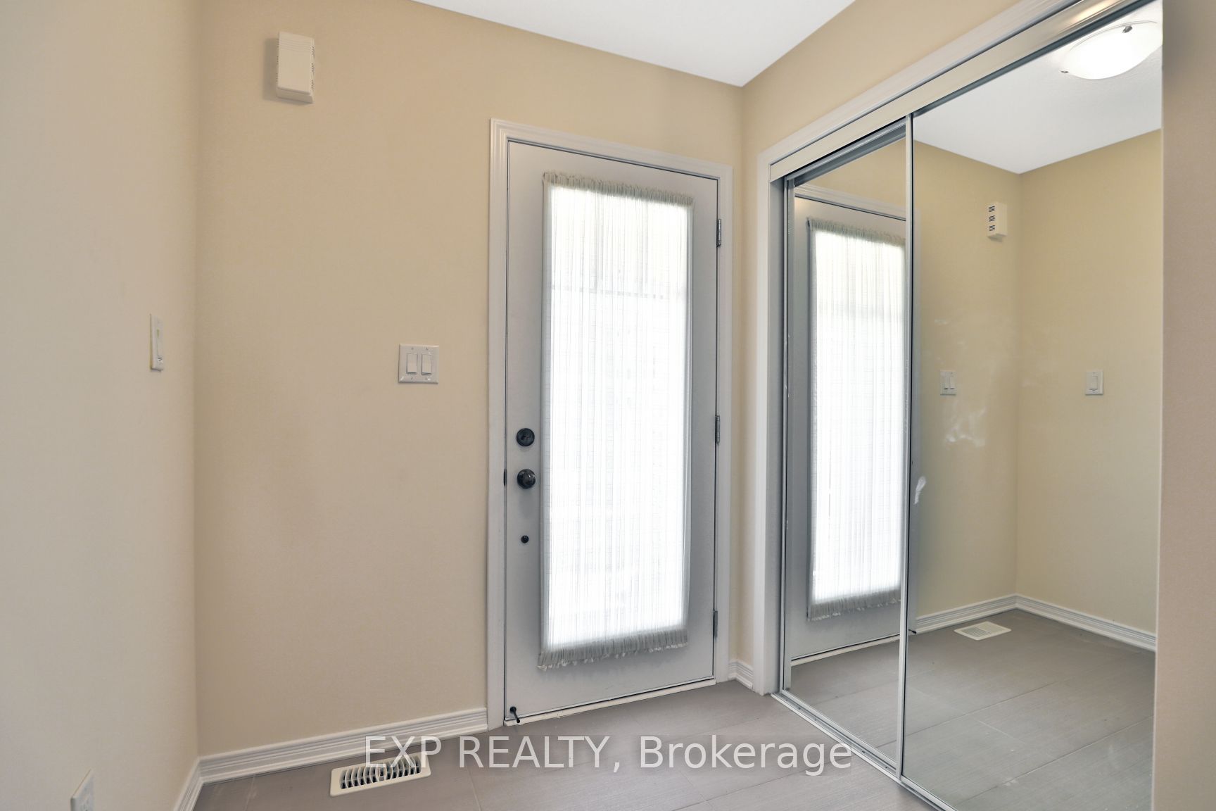 Residential Lease in Hamilton 4