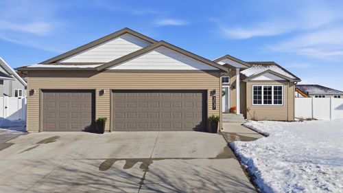 3037 Claire Dr E, West Fargo, ND, 58078-7500 | Card Image