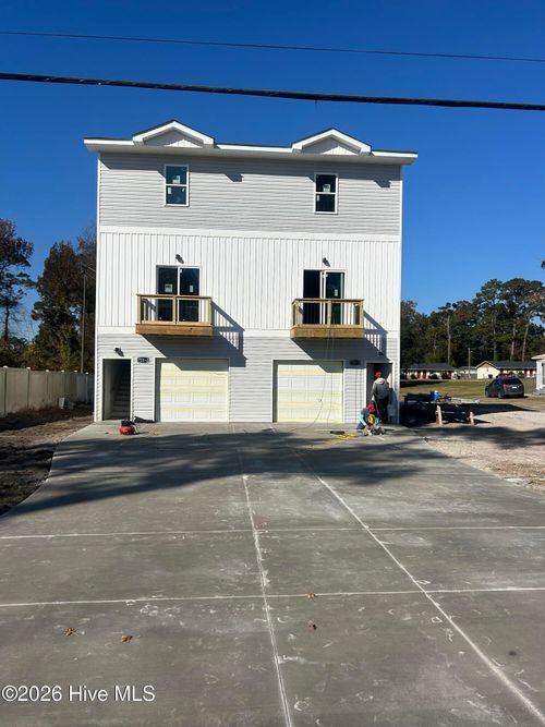 711 Tallman Cir, Midway Park, NC, 28544-1439 | Card Image