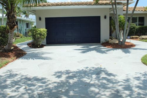 221 Se 10th St, Pompano Beach, FL, 33060-8827 | Card Image