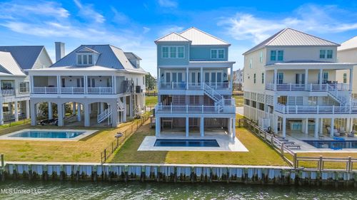 619 Sandy Hook Dr, Pass Christian, MS, 39571-2029 | Card Image