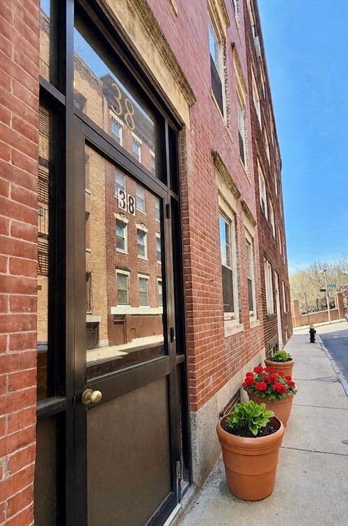 38 Sheafe Street, Boston, MA, 02113 | Card Image