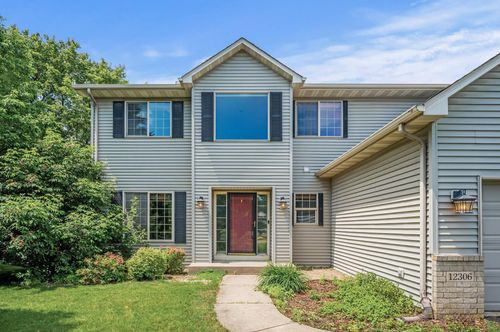 12306 Crown Hill Ct, Burnsville, MN, 55337-7555 | Card Image