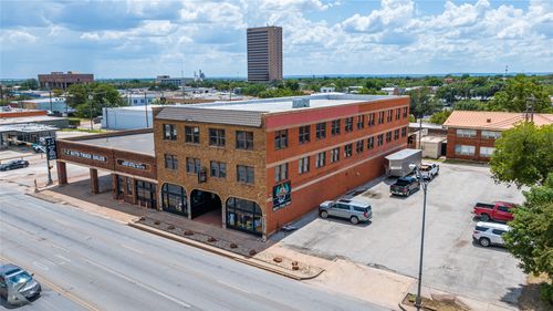 1315 S 1st St, Abilene, TX, 79602-1201 | Card Image