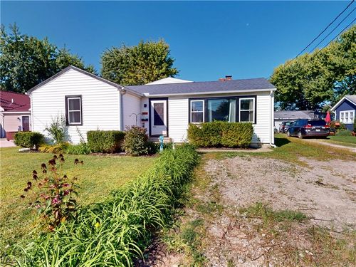 5656 Park St, Mentor-on-the-Lake, OH, 44060-2534 | Card Image