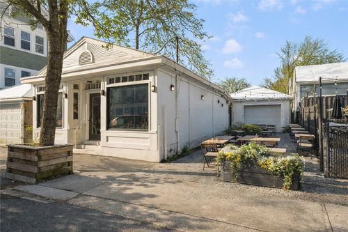 134 Ives St, Providence, RI, 02906-3829 | Card Image