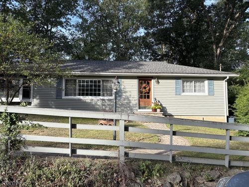 9 Richmond Rd, Stanhope, NJ, 07874-3025 | Card Image