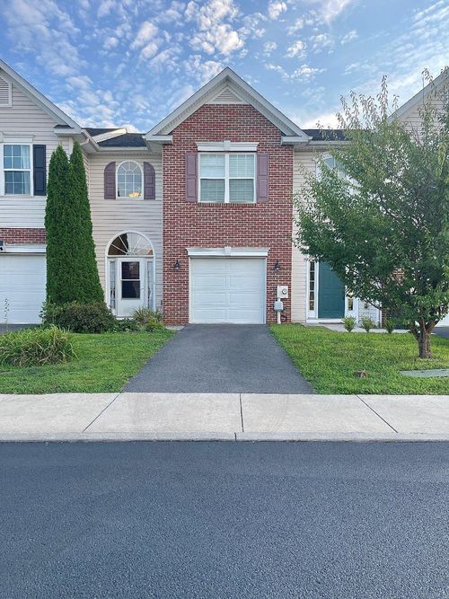 28 Chennault Trl, FALLING WATERS, WV, 25419-5008 | Card Image