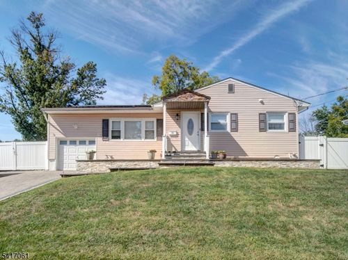 17 Thelma Ct, Colonia, NJ, 07067-1518 | Card Image