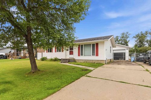 157 Rogers Cres, Fort Mcmurray, AB, T9H2W7 | Card Image