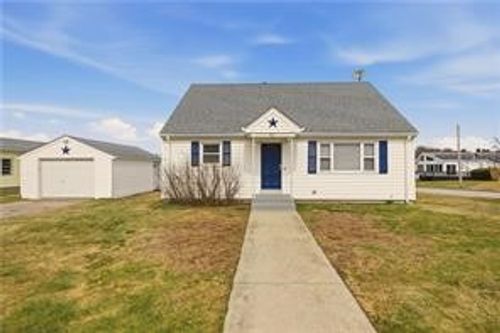 92 Brackett Ave, Tiverton, RI, 02878-1807 | Card Image