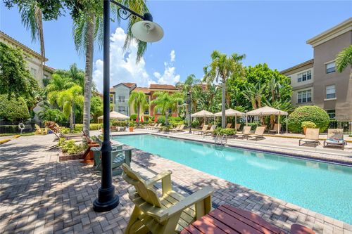 114-402 S Armenia Ave, TAMPA, FL, 33609-3300 | Card Image